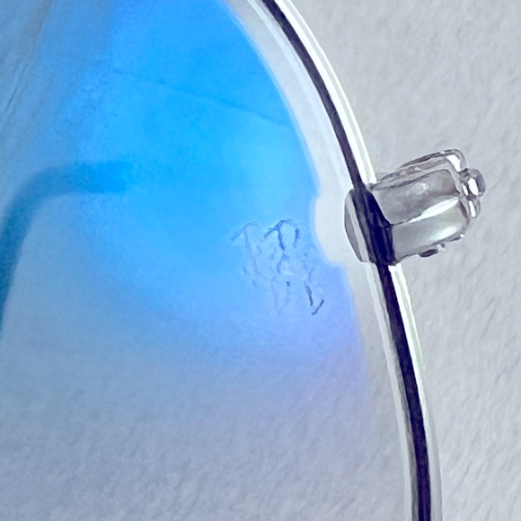 Ray Ban Aviator Gradient Glasses RB3025 16-135-2N Silver Frames - Picture 7 of 7